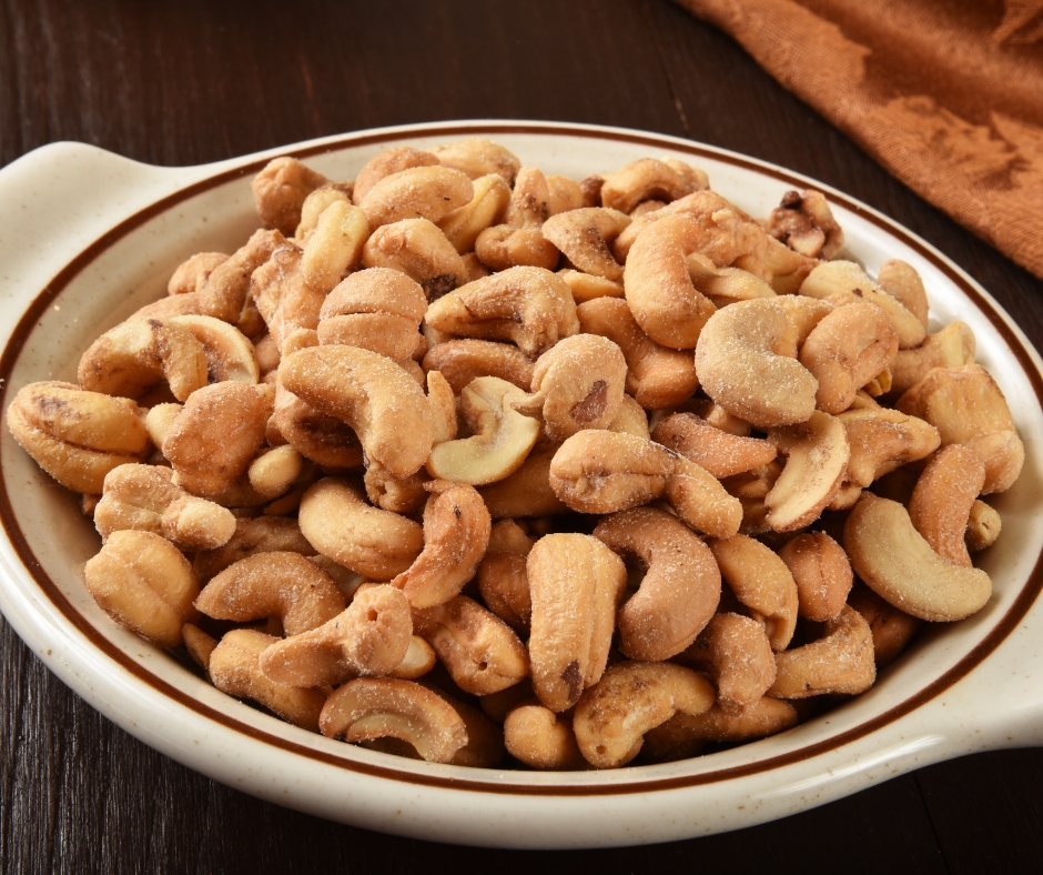 hạt điều rang muối Hạt điều rang muối – Thơm ngon, giòn rụm, bổ dưỡng