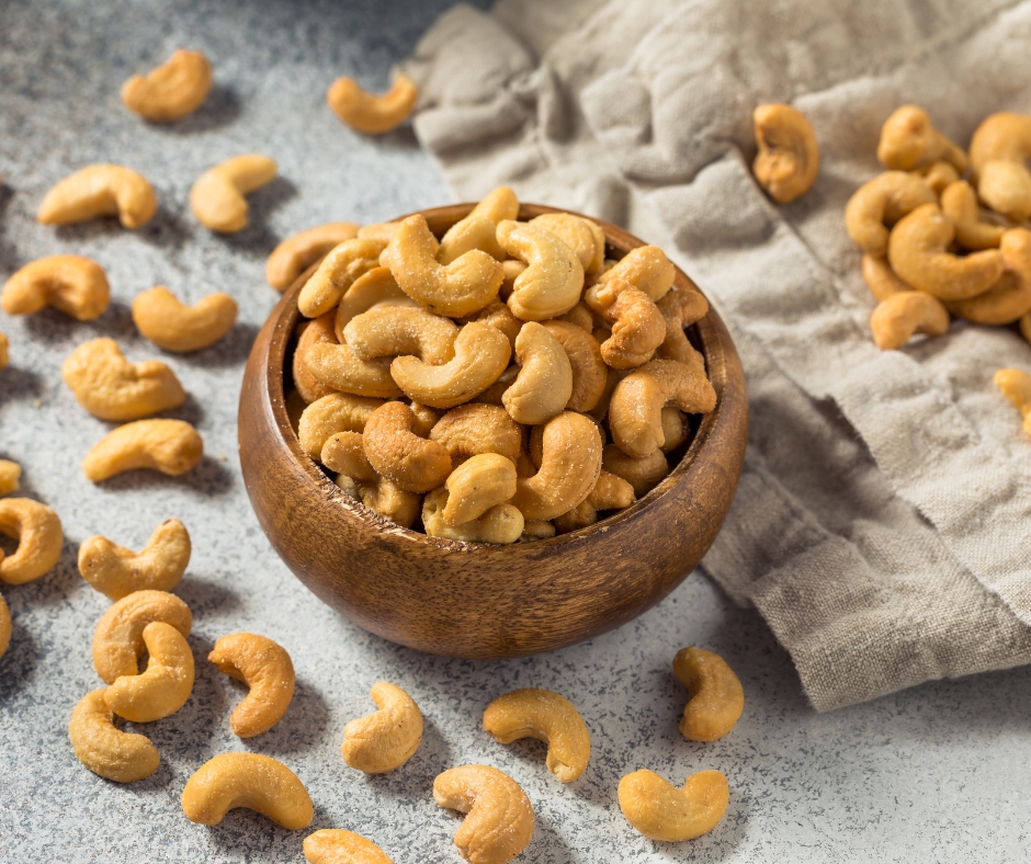 hạt điều rang muối Hạt điều rang muối – Thơm ngon, giòn rụm, bổ dưỡng